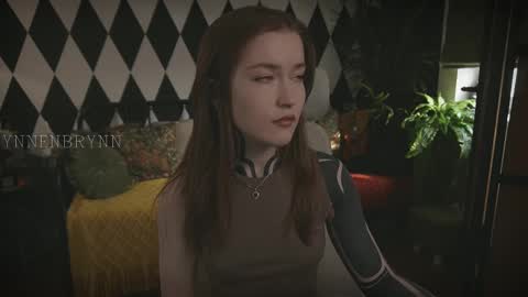 Snapshot of ynnenbrynn chatting on March 4, 4:49 am ynnenbrynn online show from March 4, 4:49 am