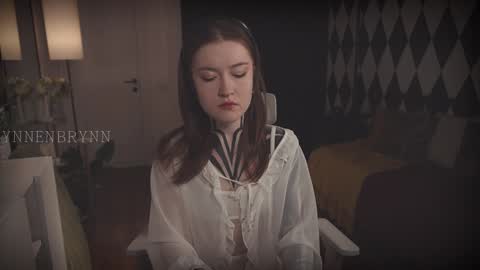 Snapshot of ynnenbrynn chatting on January 3, 10:20 am ynnenbrynn online show from January 3, 10:20 am