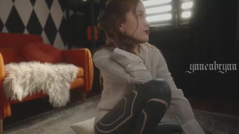 ynnenbrynn online show from February 3, 6:40 am