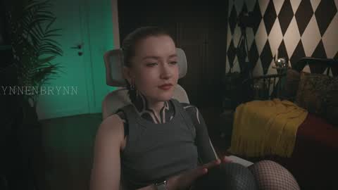 Snapshot of ynnenbrynn chatting on January 26, 12:01 pm ynnenbrynn online show from January 26, 12:01 pm