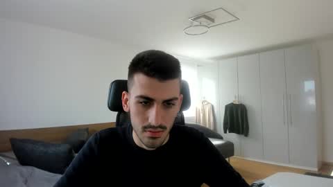 yoda130305 online show from October 31, 1:44 pm