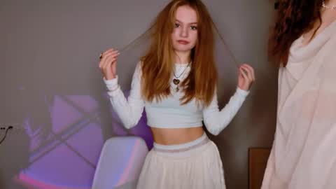 yoka_paradoxxx online show from October 30, 6:03 am