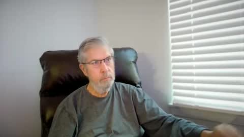 Colorado Guy Straight online show from September 22, 1:04 pm