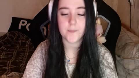 your_8a8y online show from November 20, 11:31 am