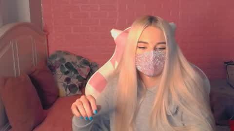 Snapshot of your___barbie chatting on February 22, 7:03 pm Barbie online show from February 22, 7:03 pm