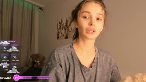Snapshot of your__voice chatting on October 16, 7:35 pm Camilla online show from October 16, 7:35 pm