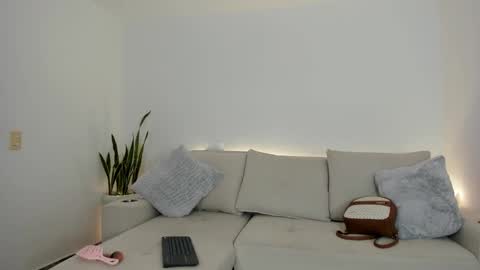 Eliza online show from February 19, 10:31 pm