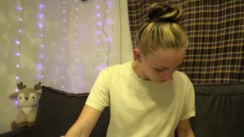 Meri  online show from April 5, 8:17 pm