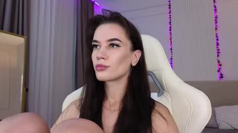 Jessica Loyd online show from March 30, 9:42 am