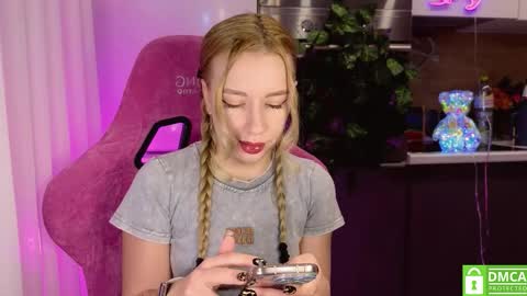 Alice  online show from February 28, 12:25 am