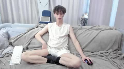 your_shy_guy online show from March 8, 7:27 am