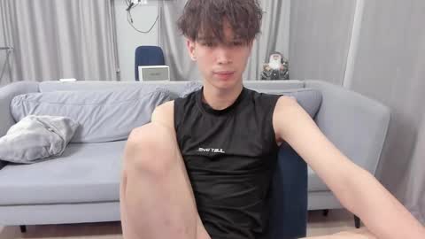 your_shy_guy online show from February 21, 6:48 pm