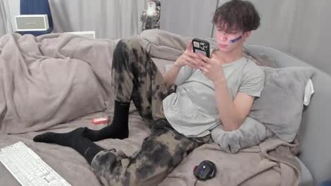 your_shy_guy online show from March 12, 6:22 pm