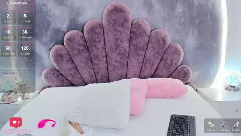 Zoe  online show from March 15, 5:45 am