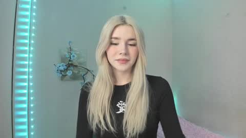 Alice online show from April 8, 12:52 pm