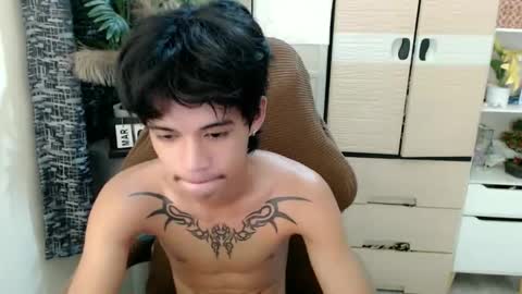 yourasian_eric online show from March 8, 3:16 pm