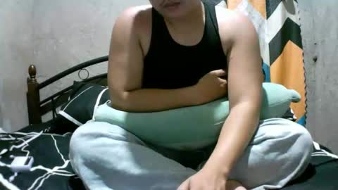 yourasian_lover29 online show from April 24, 5:04 pm