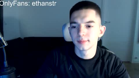 Snapshot of yourethan chatting on October 30, 8:42 pm yourethan online show from October 30, 8:42 pm