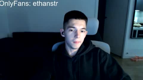 Snapshot of yourethan chatting on October 13, 6:32 pm yourethan online show from October 13, 6:32 pm