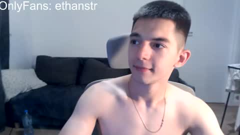 Snapshot of yourethan chatting on October 17, 6:56 pm yourethan online show from October 17, 6:56 pm