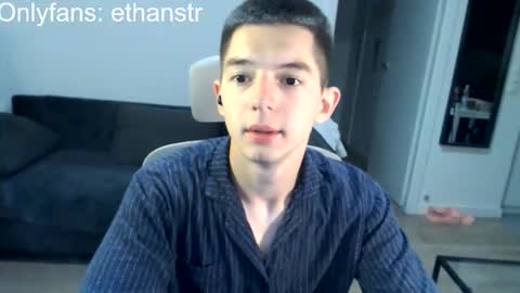 Snapshot of yourethan chatting on September 17, 9:40 pm yourethan online show from September 17, 9:40 pm