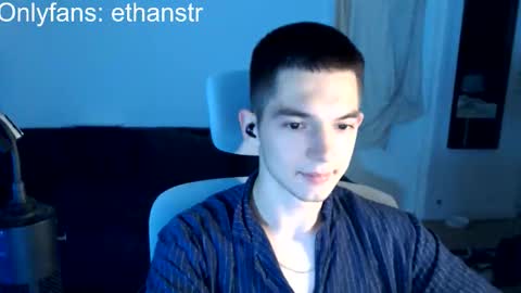 Snapshot of yourethan chatting on October 5, 6:04 pm yourethan online show from October 5, 6:04 pm