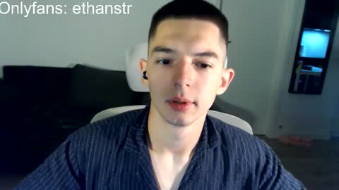 Snapshot of yourethan chatting on September 23, 6:58 pm yourethan online show from September 23, 6:58 pm