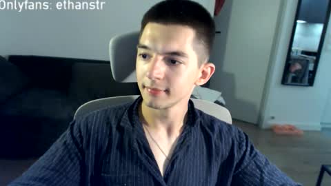 Snapshot of yourethan chatting on September 15, 8:10 pm yourethan online show from September 15, 8:10 pm