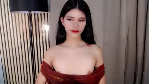 Vivian online show from December 17, 10:00 am