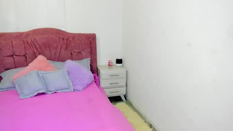 EMELY online show from March 9, 9:41 pm