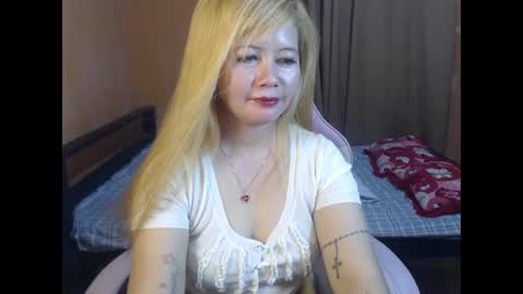 Glenda online show from May 27, 1:12 am