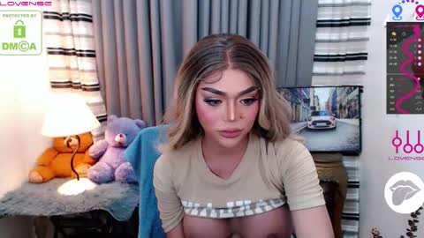 CHARLOTTE online show from December 13, 10:27 pm