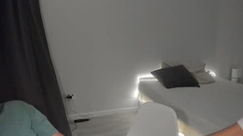 AJ online show from December 15, 3:08 pm