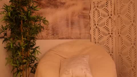 Snapshot of yourmidnightcoffee chatting on September 16, 7:50 pm Sarah online show from September 16, 7:50 pm