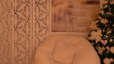 Snapshot of yourmidnightcoffee chatting on December 14, 11:12 pm Sarah online show from December 14, 11:12 pm