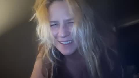 yourmomma999 online show from February 19, 10:47 am