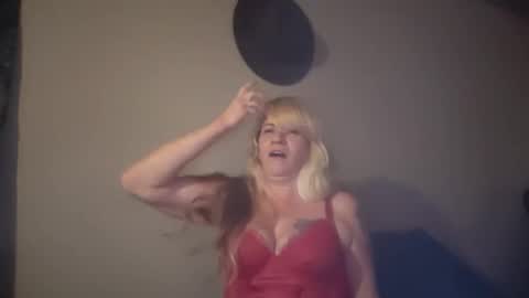 yourmomma999 online show from April 22, 3:41 pm