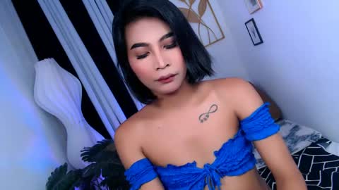 yourprettybella_ts online show from June 1, 10:27 am