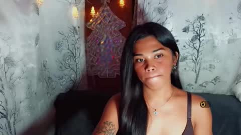 yourqueen_19 online show from May 8, 2:12 pm