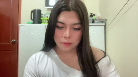 yoursexytowngirl online show from June 27, 4:35 pm