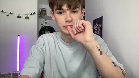 yoursweetyguy online show from April 17, 3:14 pm