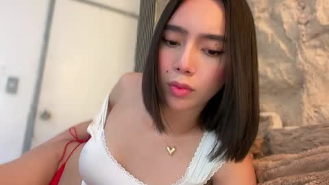 YowgineTheGreat online show from April 9, 6:19 am