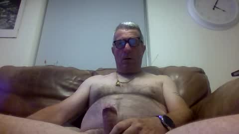 Daddiesgirl online show from August 7, 3:05 am