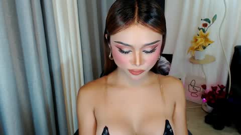 ysabellefox online show from May 5, 9:15 am