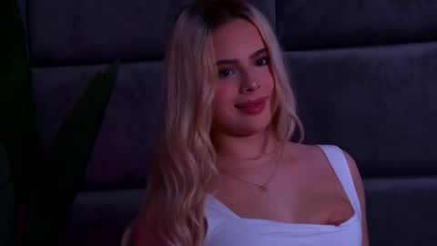 Foxie online show from November 24, 4:49 pm