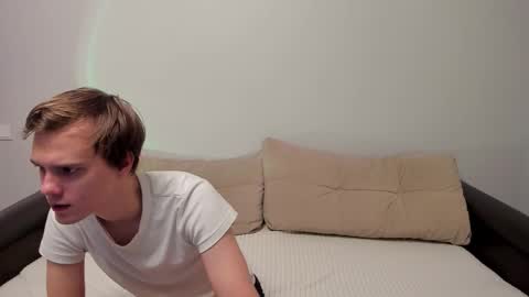 Yue Lang and Samm online show from December 2, 6:06 pm