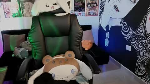    rawr   Anne Independent model      online show from September 12, 10:01 pm