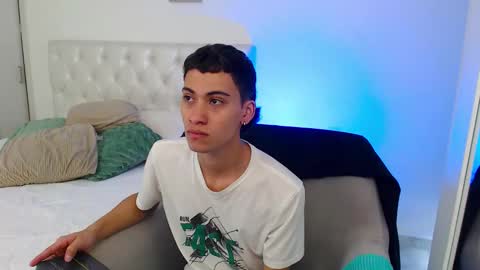 yulian_vasquez online show from February 16, 7:23 pm