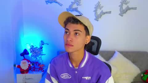 yulian_vasquez online show from January 8, 12:33 pm