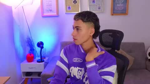 yulian_vasquez online show from November 12, 12:51 pm